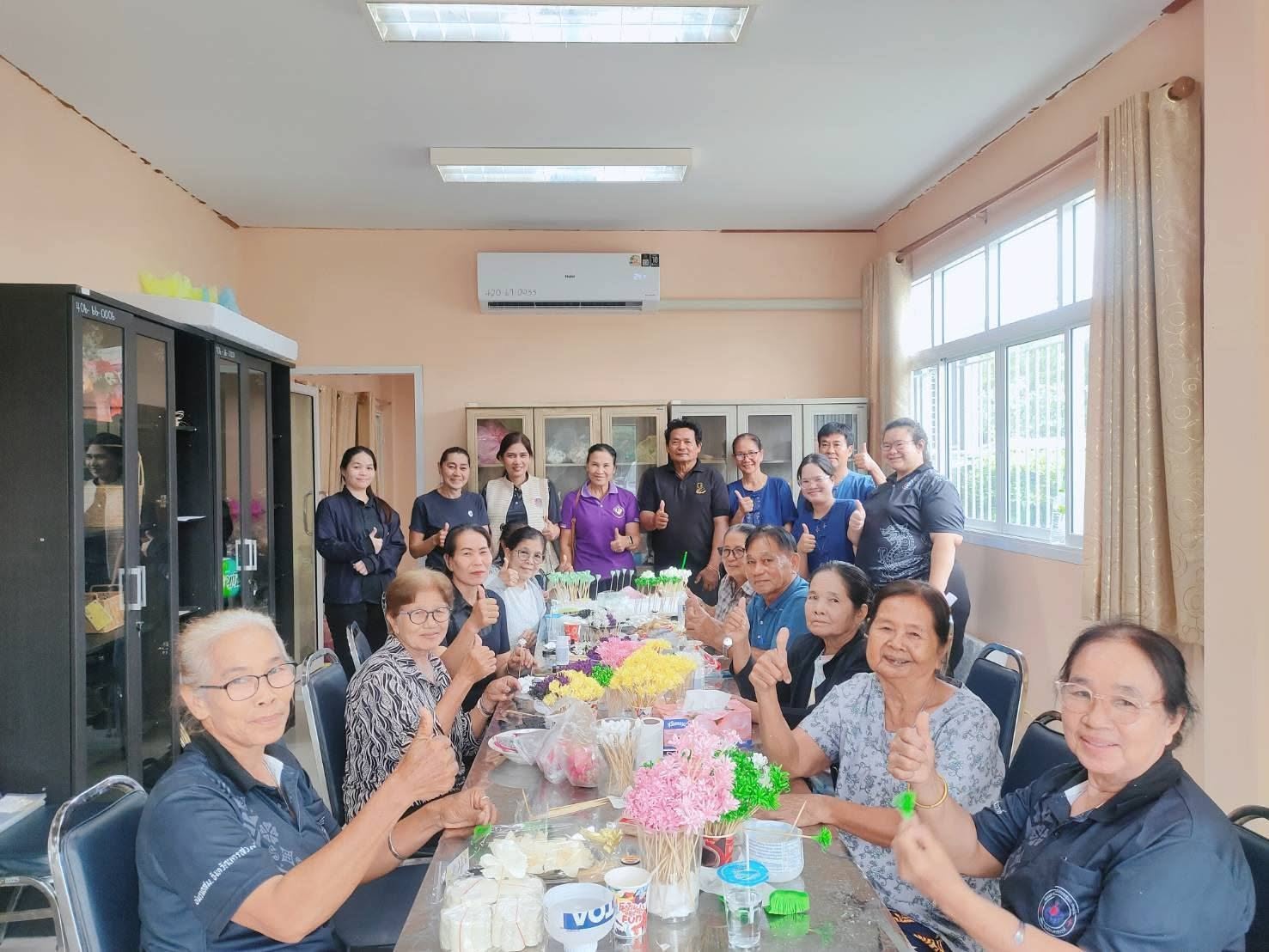 พช.ตากฟ้าลงพื้นที่เยี่ยมชมและติดตามการดำเนินงานกลุ่มผู้ผลิต ผู้ประกอบการOTOP อำเภอตากฟ้